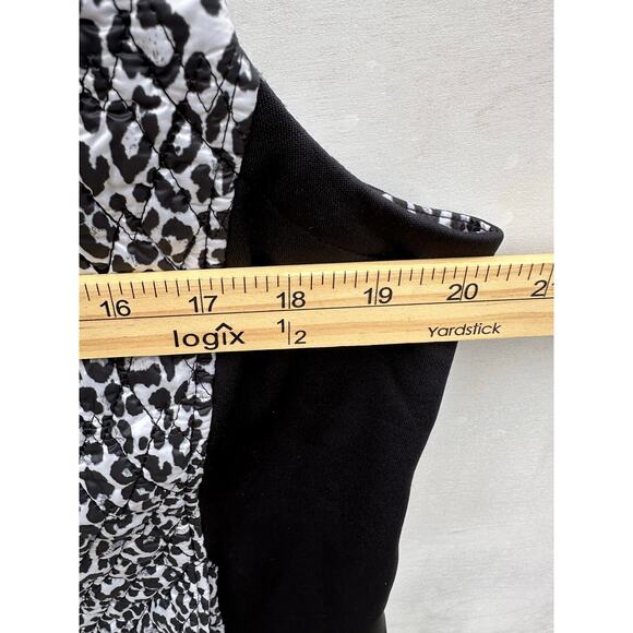 Weekends by Chico’s vest - Picture 6 of 8